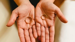 Śniła ci się obrączka? Ten sen ma ważne ukryte znaczenie
