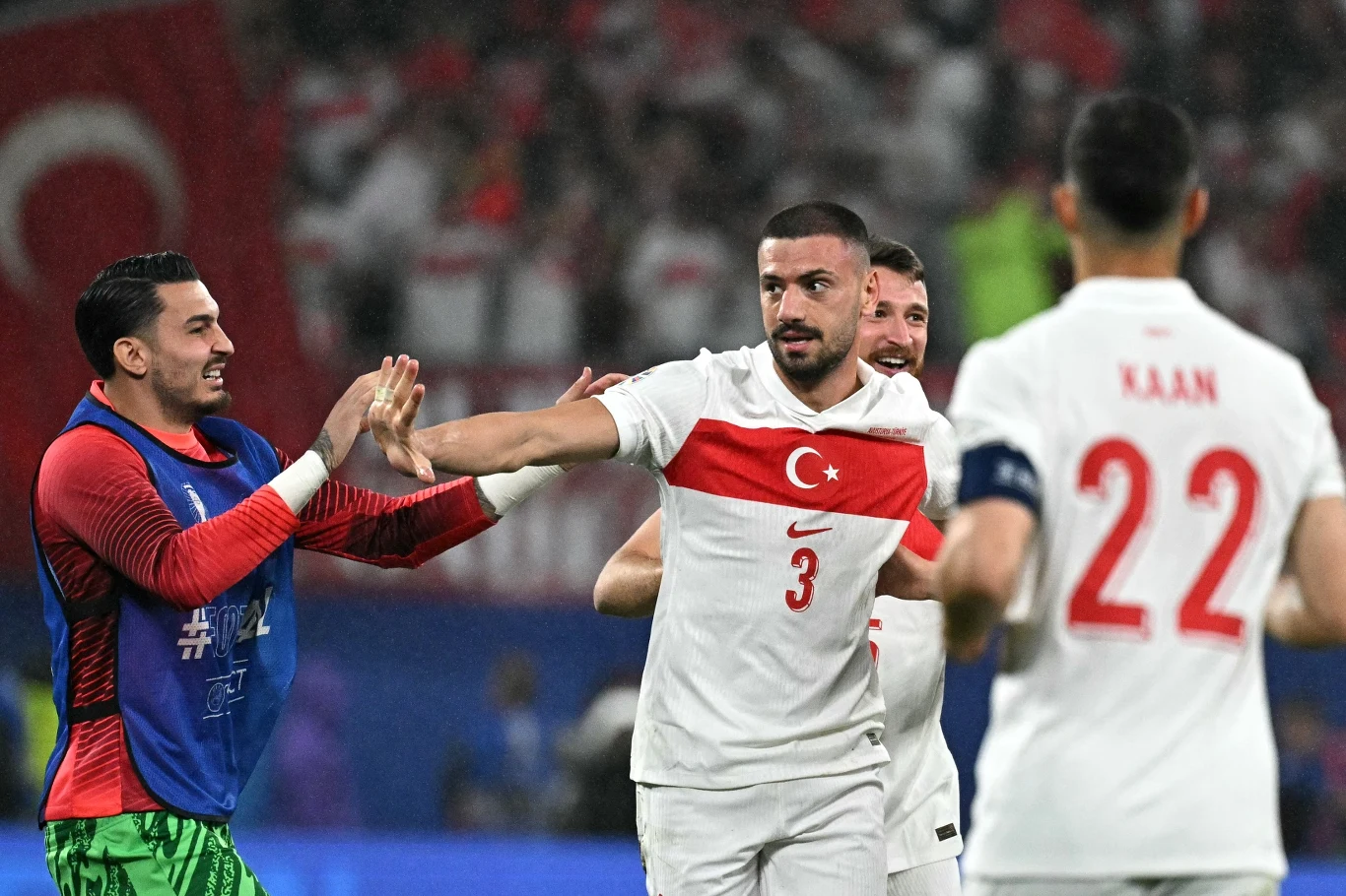 Merih Demiral z numerem trzecim