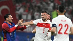 Merih Demiral z numerem trzecim