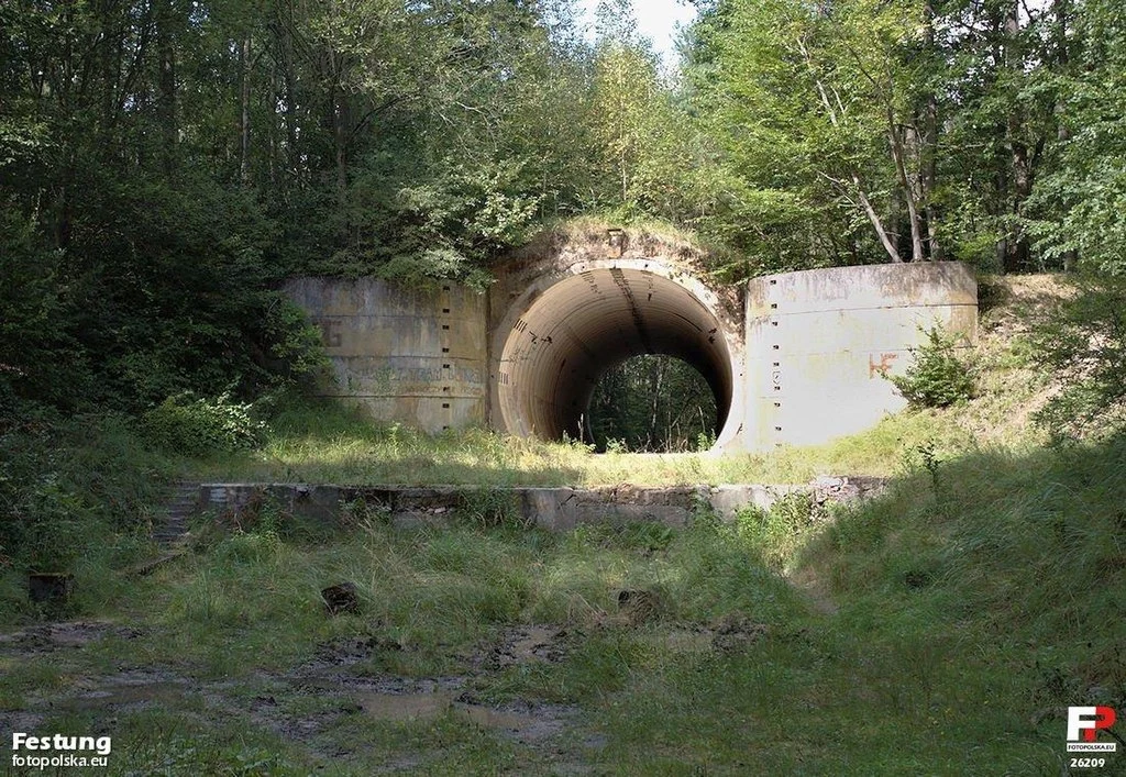 Magazyn bojowych ładunków jądrowych - obiekt 3003