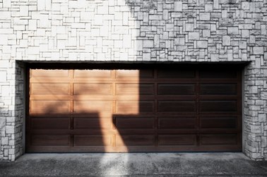 Praktyczne drzwi garażowe Hörmann. Czym się wyróżniają?