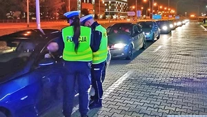 Policjanci zapobiegli nielegalnym wyścigom. Mandaty na 40 tys. zł