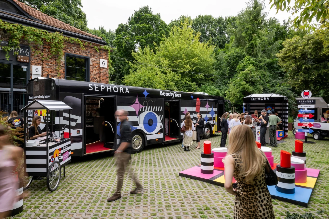 Odwiedzając wszystkie strefy i zbierając w nich pieczątki, wymienimy je na upominek Odwiedzając wszystkie strefy i zbierając w nich pieczątki, wymienimy je na upominek