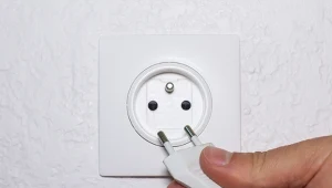 Nowe taryfy na energię elektryczną. Kto może skorzystać z "zamrożenia"?