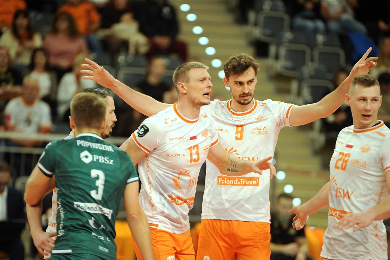 Jurij Gladyr (nr 13) jeszcze w barwach Jastrzębskiego Węgla