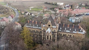 Pałac w Mokrzeszowie na sprzedaż. Cena wywoławcza to 2,47 mln zł 
