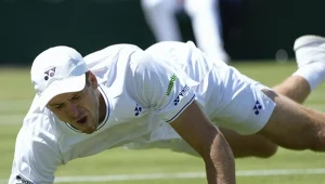 Hubert Hurkacz nie dokończył spotkania drugiej rundy Wimbledonu z powodu kontuzji