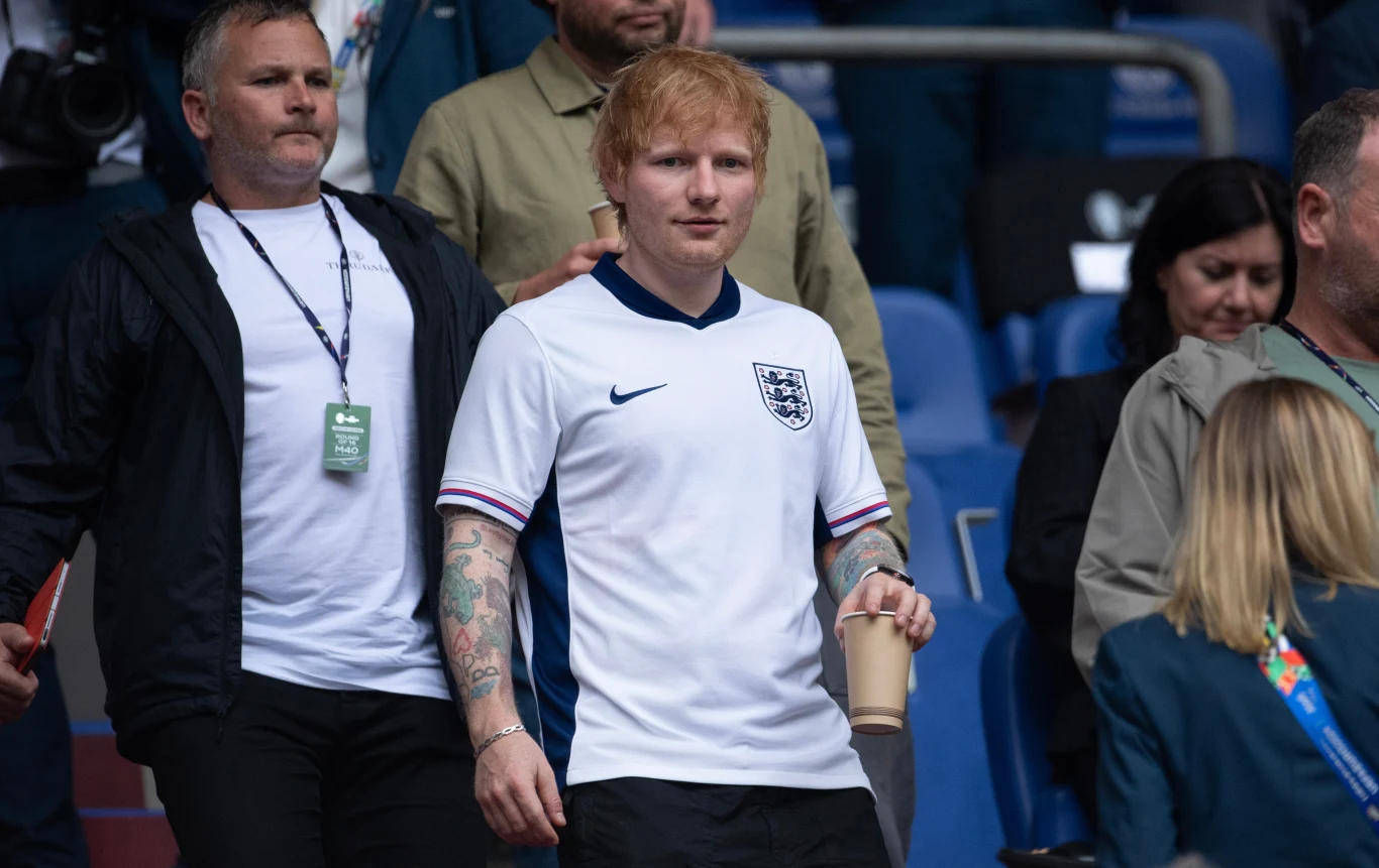 Ed Sheeran kibicuje Anglii podczas trwającego Euro 2024 Ed Sheeran kibicuje Anglii podczas trwającego Euro 2024
