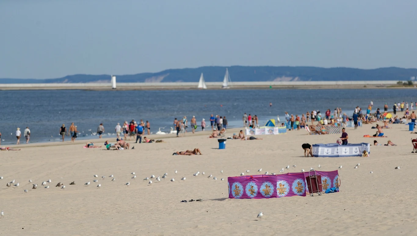 Plaża w Świnoujściu już po raz dziewiętnasty otrzymała certyfikat "Błękitnej Flagi" Plaża w Świnoujściu już po raz dziewiętnasty otrzymała certyfikat "Błękitnej Flagi"
