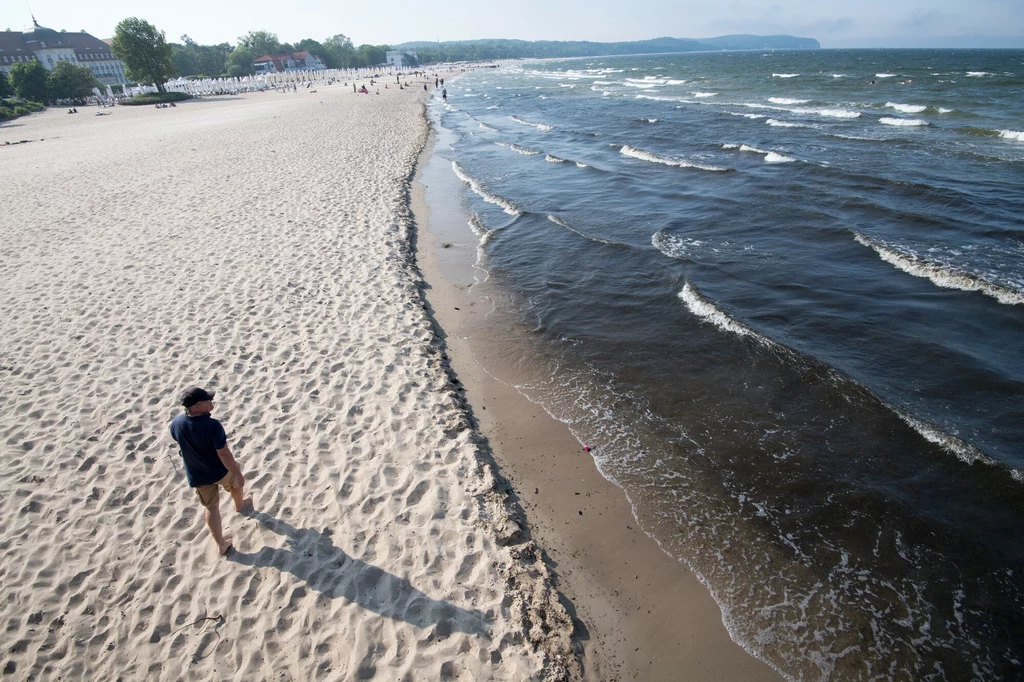 Do Polski napływa fala upałów. W związku z tym na sobotę wydano alert IMGW pierwszego i drugiego stopnia dla łącznie 14 województw Do Polski napływa fala upałów. W związku z tym na sobotę wydano alert IMGW pierwszego i drugiego stopnia dla łącznie 14 województw