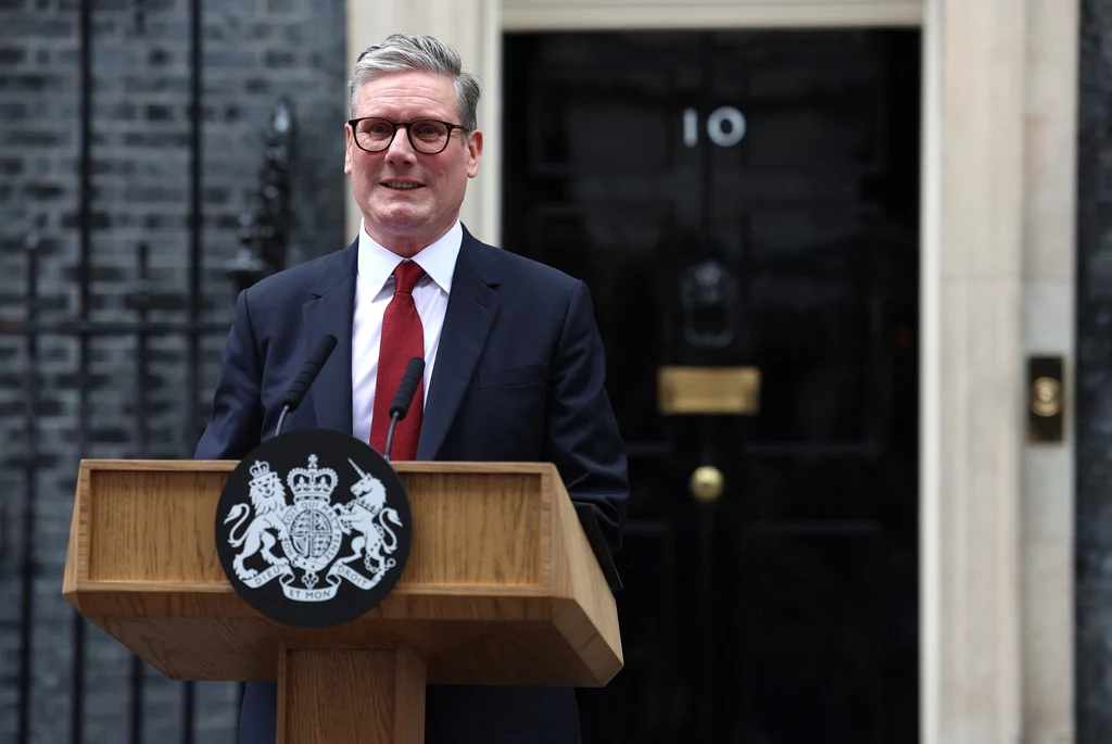 Nowy premier Wielkiej Brytanii Keir Starmer przed Downing Street 10