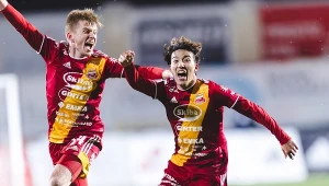 Rewelacyjny Hide Vitalucci (z prawej) zagra w I-ligowej Arce Gdynia