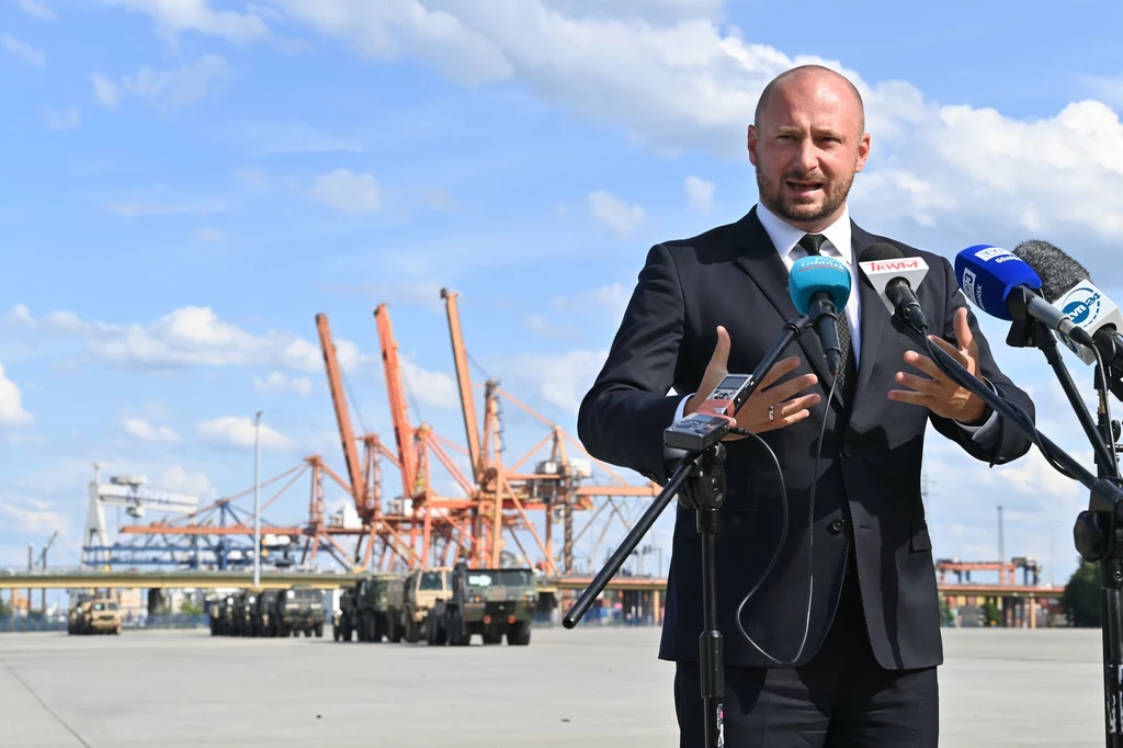 Jacek Siewiera w gdyńskim porcie mówił o bezpieczeństwie narodowym