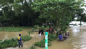 Powodzie w Bangladeszu. Nie żyje osiem osób, a ponad 2 mln nie ma dachu nad głową