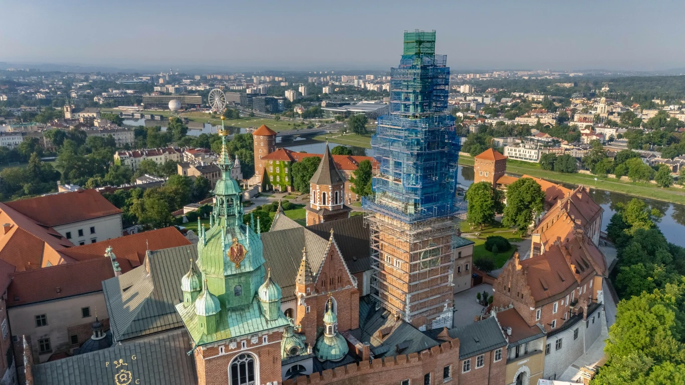 Niezwykłe znalezisko na Wawelu. Odkryto złoto na wieży zegarowej Niezwykłe znalezisko na Wawelu. Odkryto złoto na wieży zegarowej
