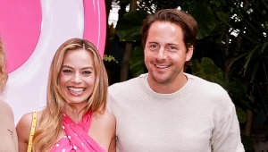 Margot Robbie i Tom Ackerley
