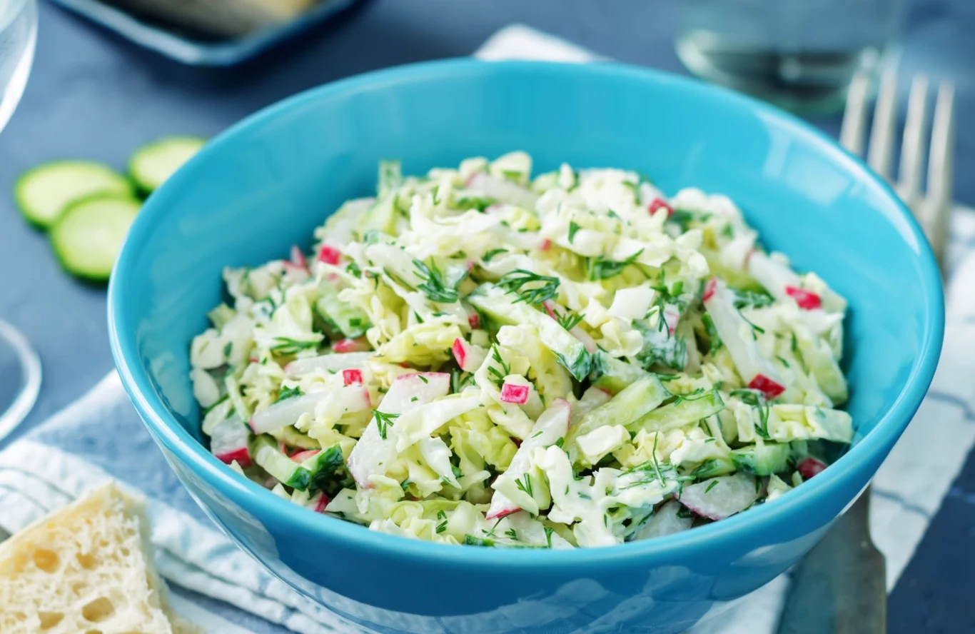 Pyszna surówka z białej kapusty do obiadu Pyszna surówka z białej kapusty do obiadu