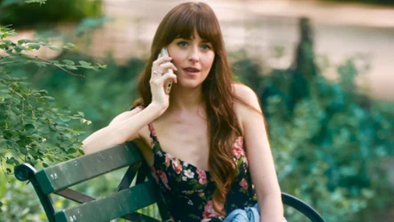 Dakota Johnson do sukienki założyła buty, które staną się hitem sezonu 2024.