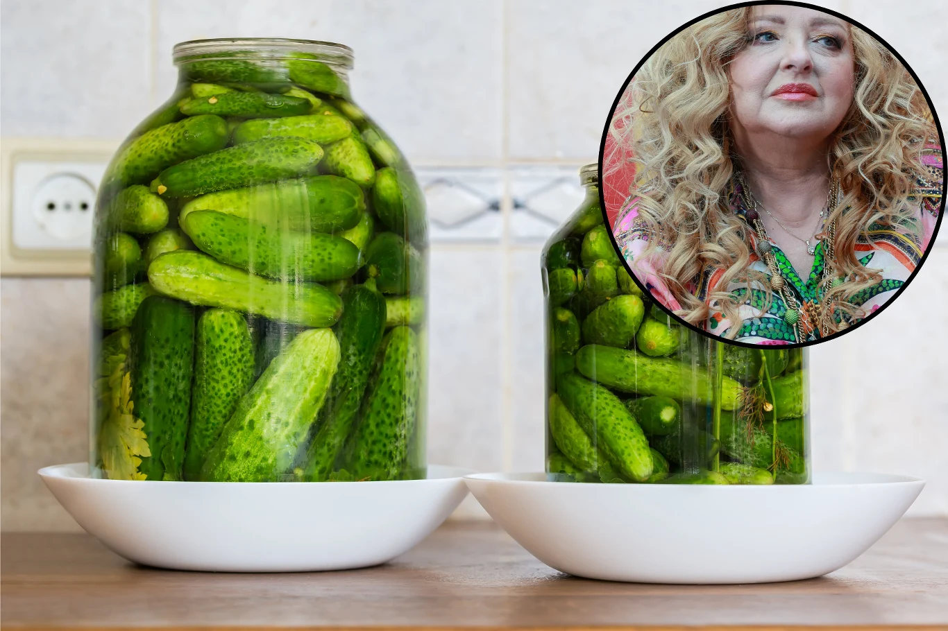 Ogórki kiszone z dodatkiem liści wiśni to przepis Magdy Gessler na pyszne i wartościowe przetwory. Ogórki kiszone z dodatkiem liści wiśni to przepis Magdy Gessler na pyszne i wartościowe przetwory.