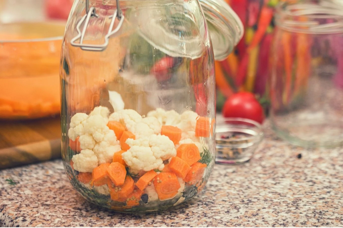 Młody kalafior idealnie nadaje się na sałatkę