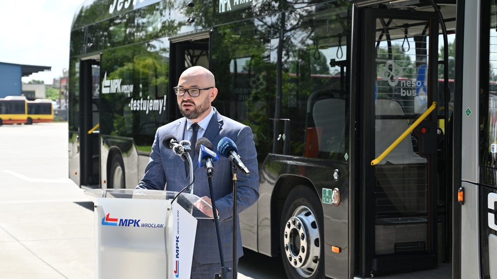 Wrocław testuje NesoBus - polski autobus wodorowy