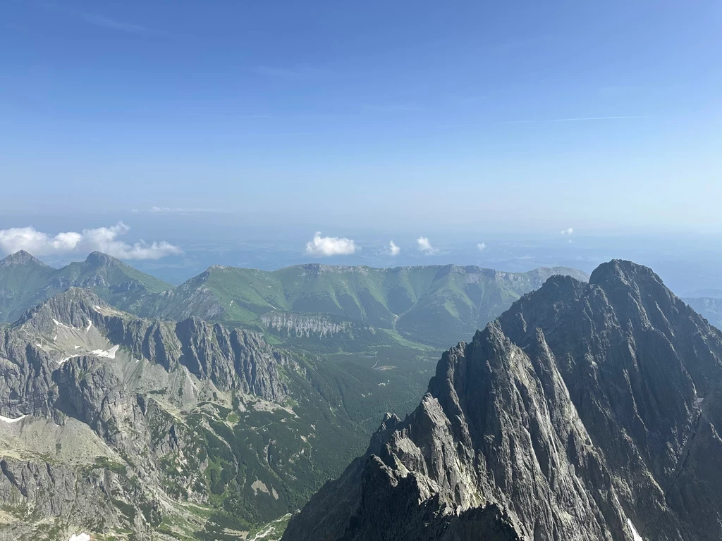 Wycieczka w Tatry Wysokie na Słowacji to zanurzenie się w zupełnie innym świecie niż ten podhalański