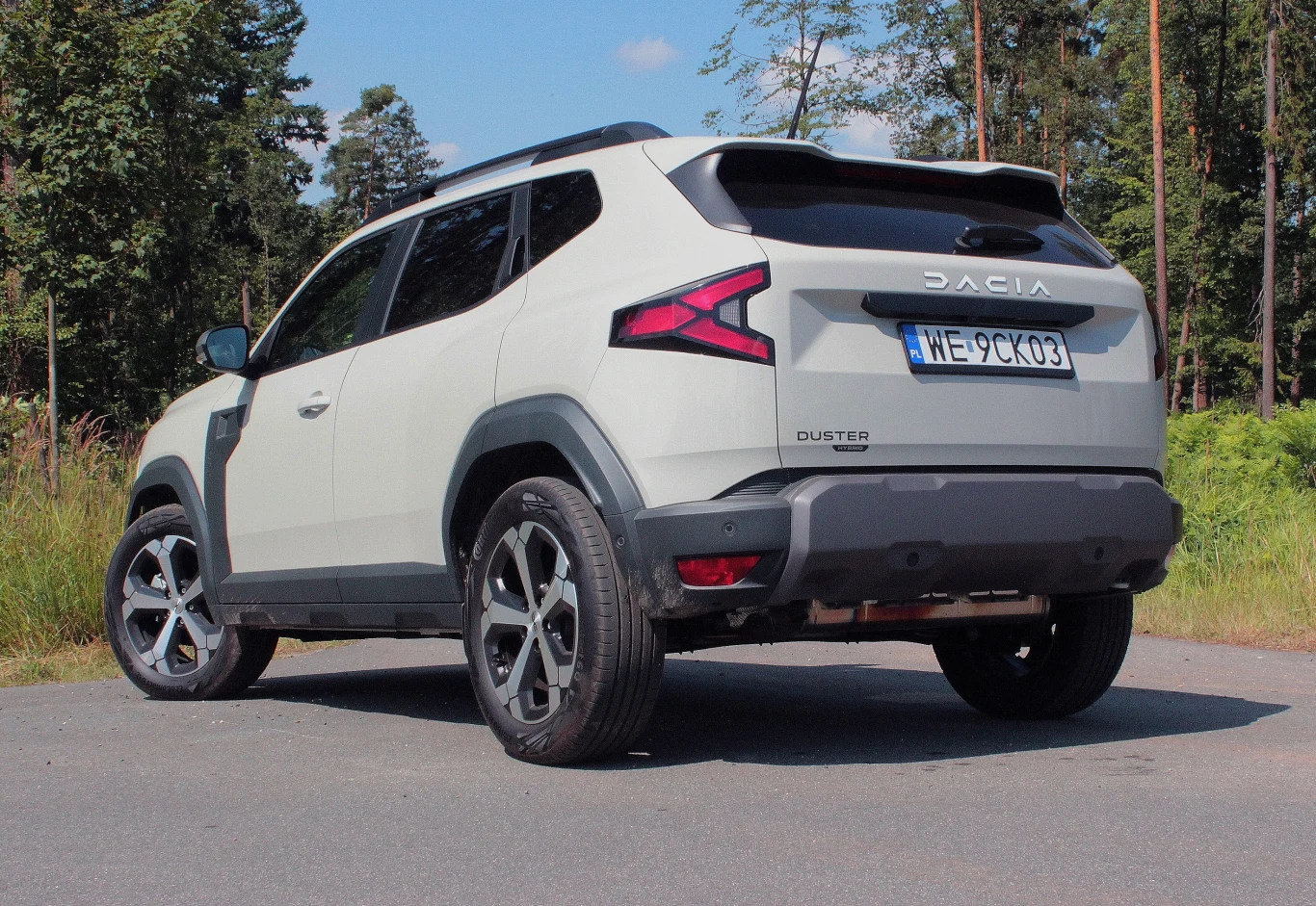 Bagażnik Dacii Duster 3 mieści od 430 do 517 l pojemności w zależności od wersji napędowej