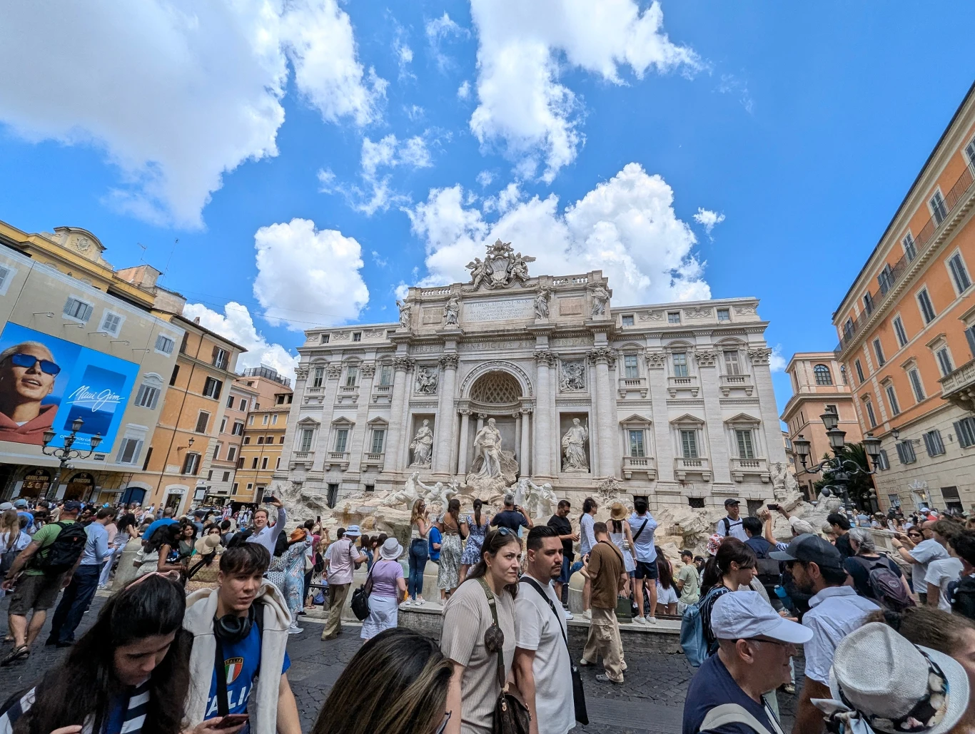 Fontann di Trevi. Fontann di Trevi.