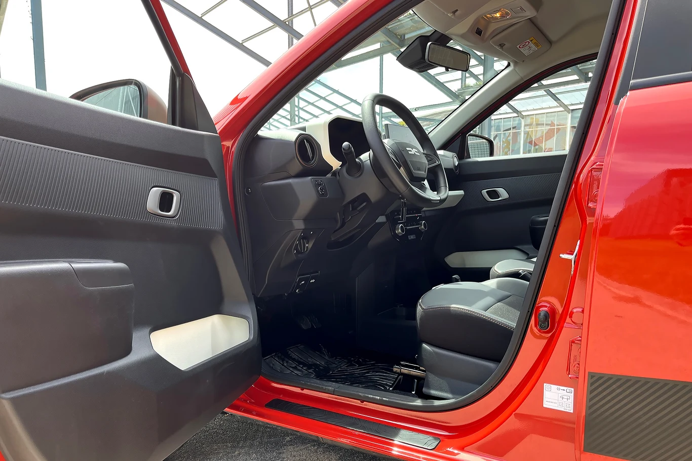 Dacia Spring w żadnym wypadku nie jest pojazdem do dłuższych podróży. 