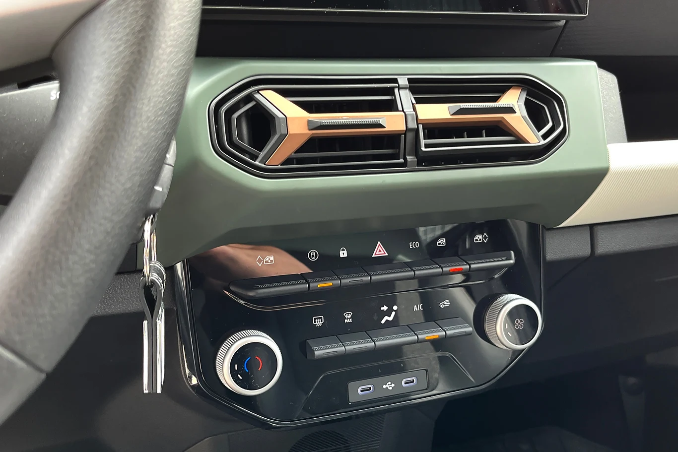 Najgorzej w kwestii wykonania prezentują się nawiewy klimatyzacji.