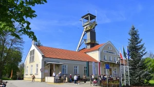 Tu znajduje się podziemne sanatorium. Kuracjusze przyjeżdżają przez cały rok 