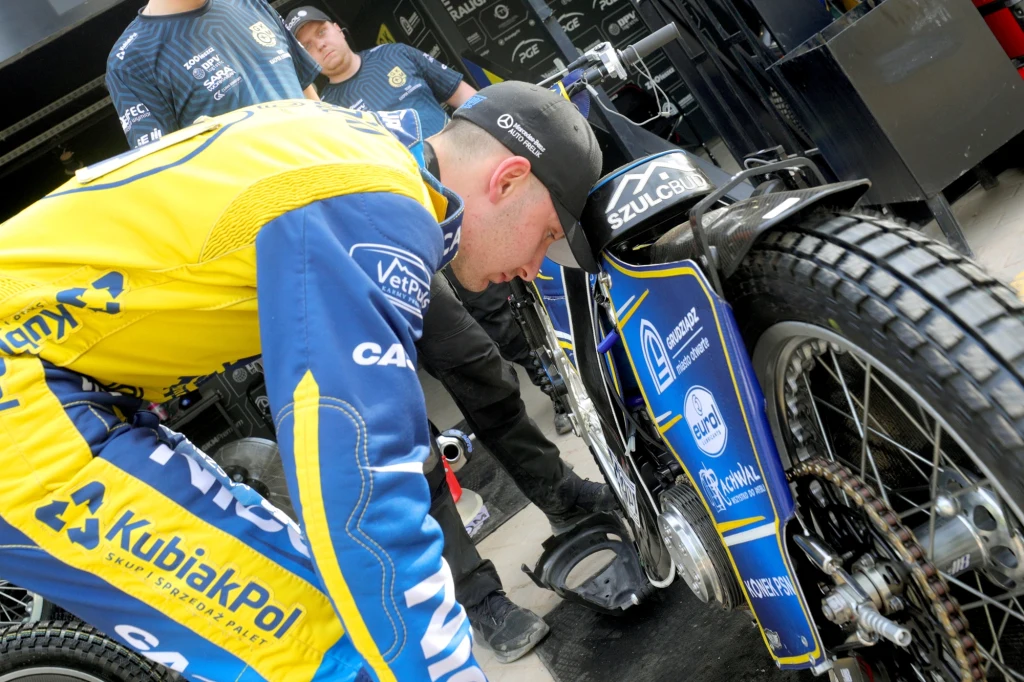 Kacper Łobodziński szykuje się startu. Kacper Łobodziński szykuje się startu.