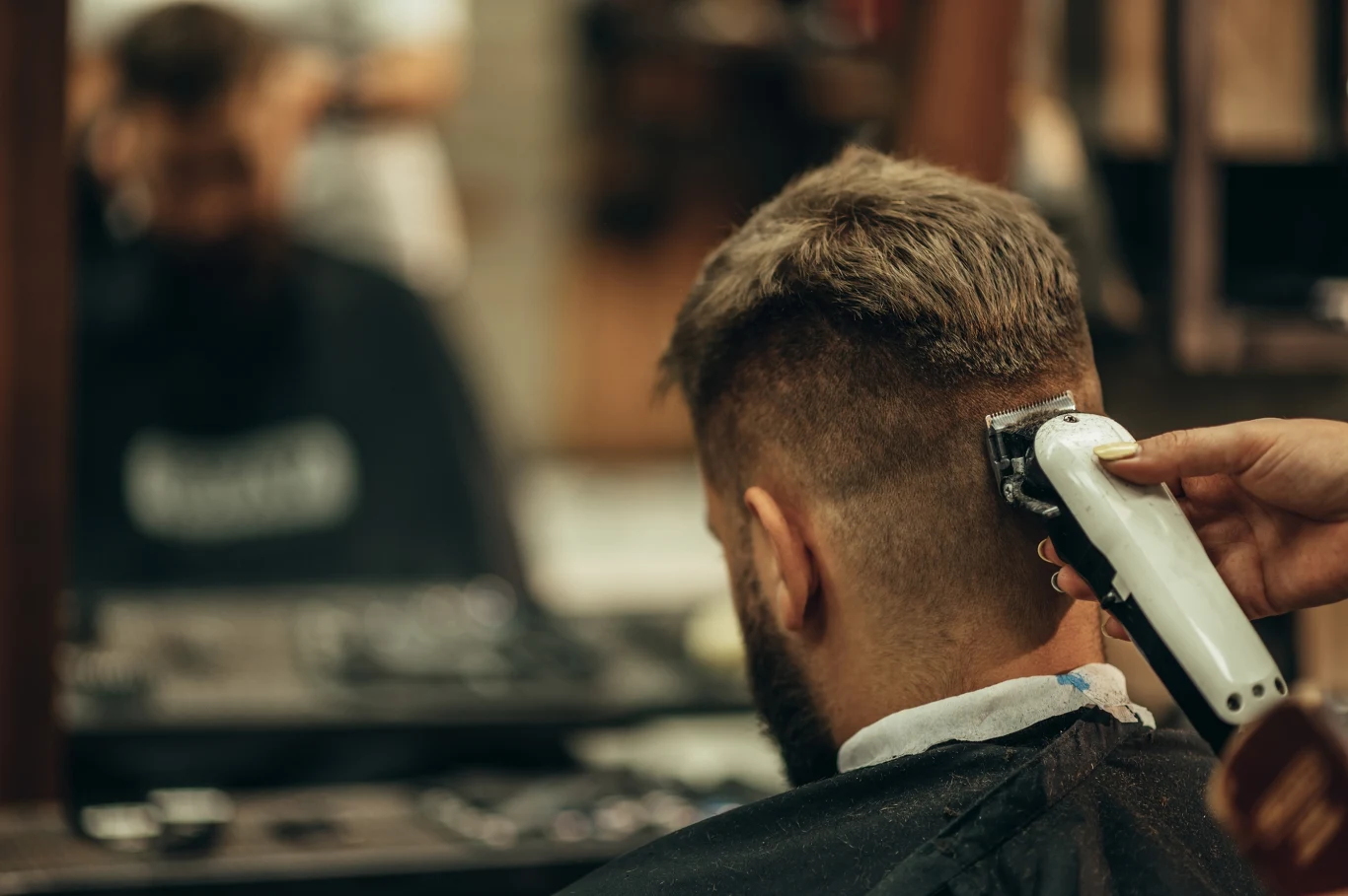 W ostatnich latach w wielu krajach Europy widoczny jest trend korzystania z usług barbera