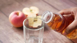 Regularne picie niewielkiej ilości octu jabłkowego reguluje poziom cukru we krwi