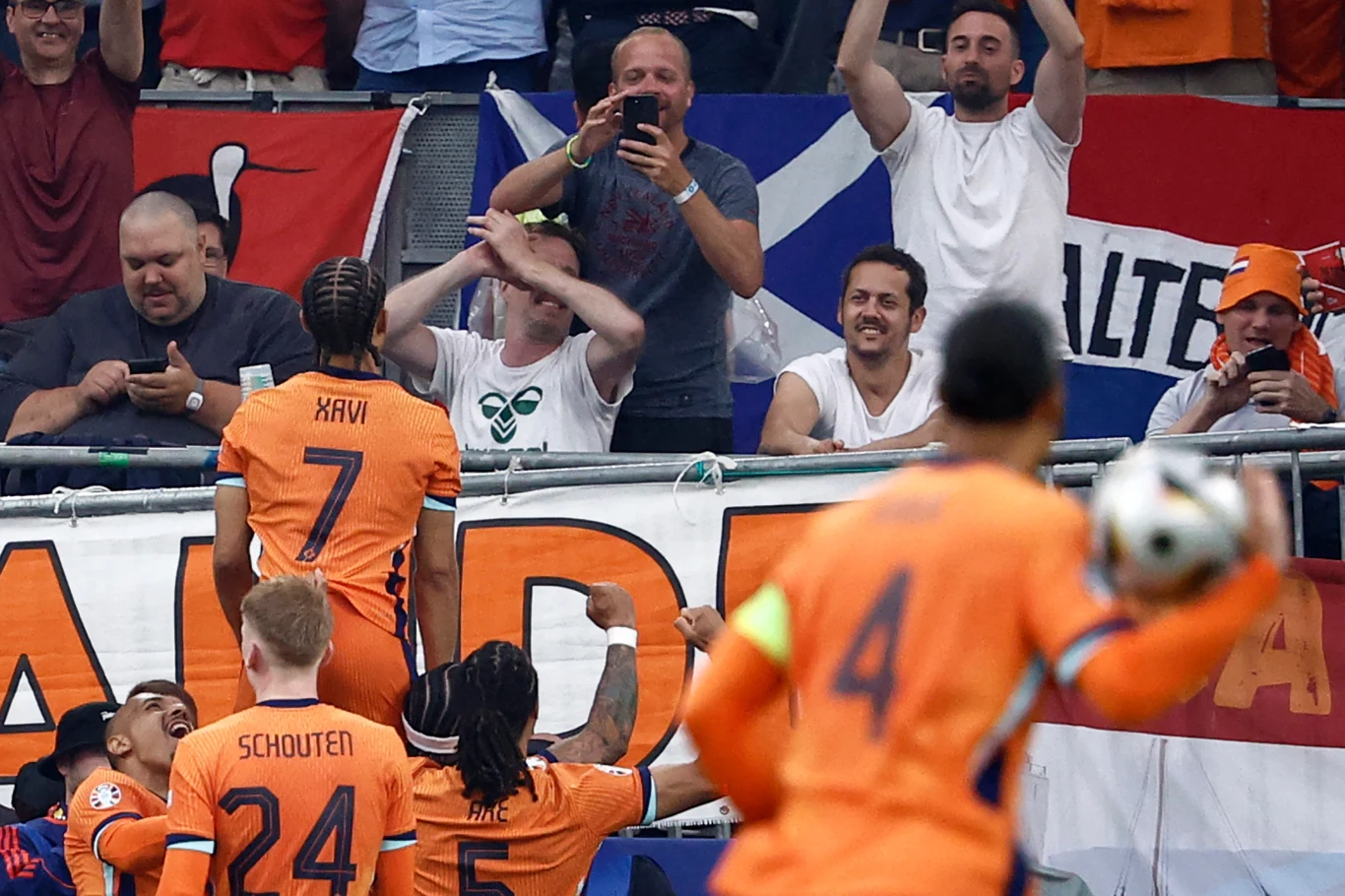 Xavi Simons strzelił pięknego gola dla Holandii