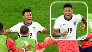 Ollie Watkins po strzeleniu gola w meczu Anglii z Holandią