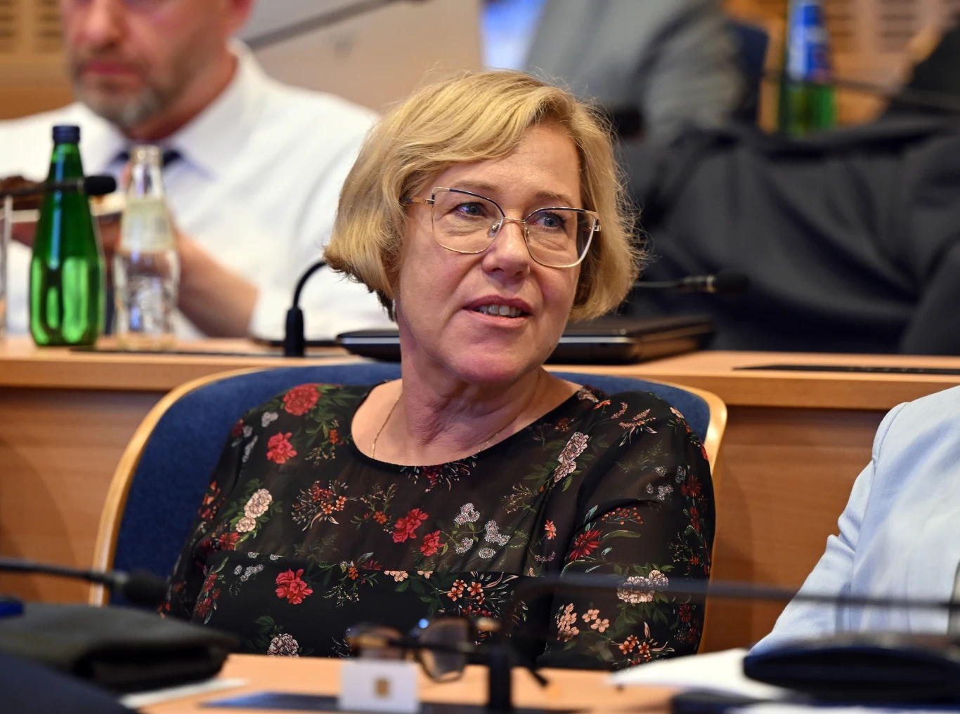 Radna PiS Barbara Nowak uznała, że wbrew wcześniejszym deklaracjom jednak nie zrzeknie się mandatu radnej sejmikowej Radna PiS Barbara Nowak uznała, że wbrew wcześniejszym deklaracjom jednak nie zrzeknie się mandatu radnej sejmikowej