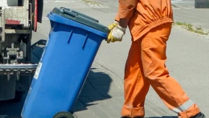 Emeryci nie muszą płacić za śmieci. Wystarczy spełnić warunek.