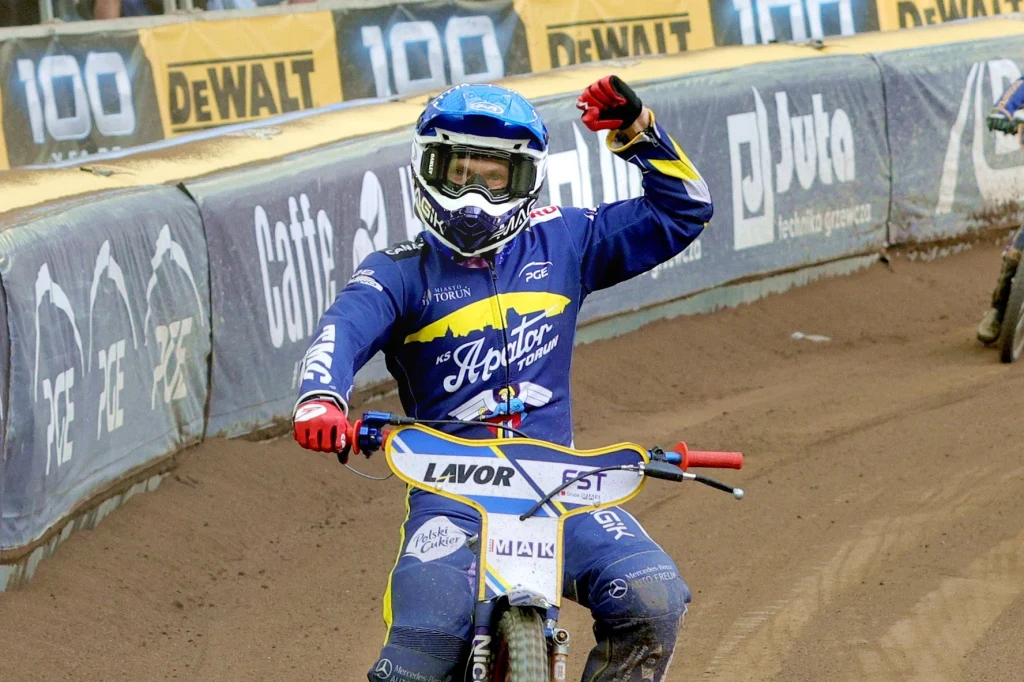 Emil Sajfutdinow cieszy się z wygranej. Emil Sajfutdinow cieszy się z wygranej.