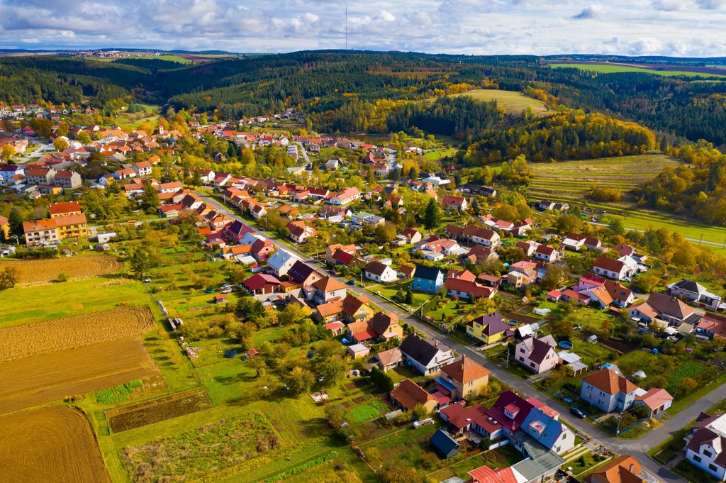 Jak przepisać działkę za darmo? Sposoby są trzy, jednak tylko jeden jest darmowy.
