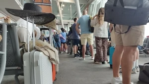 Na większości lotnisk wciąż obowiązuje limit płynów w bagażu podręcznym 