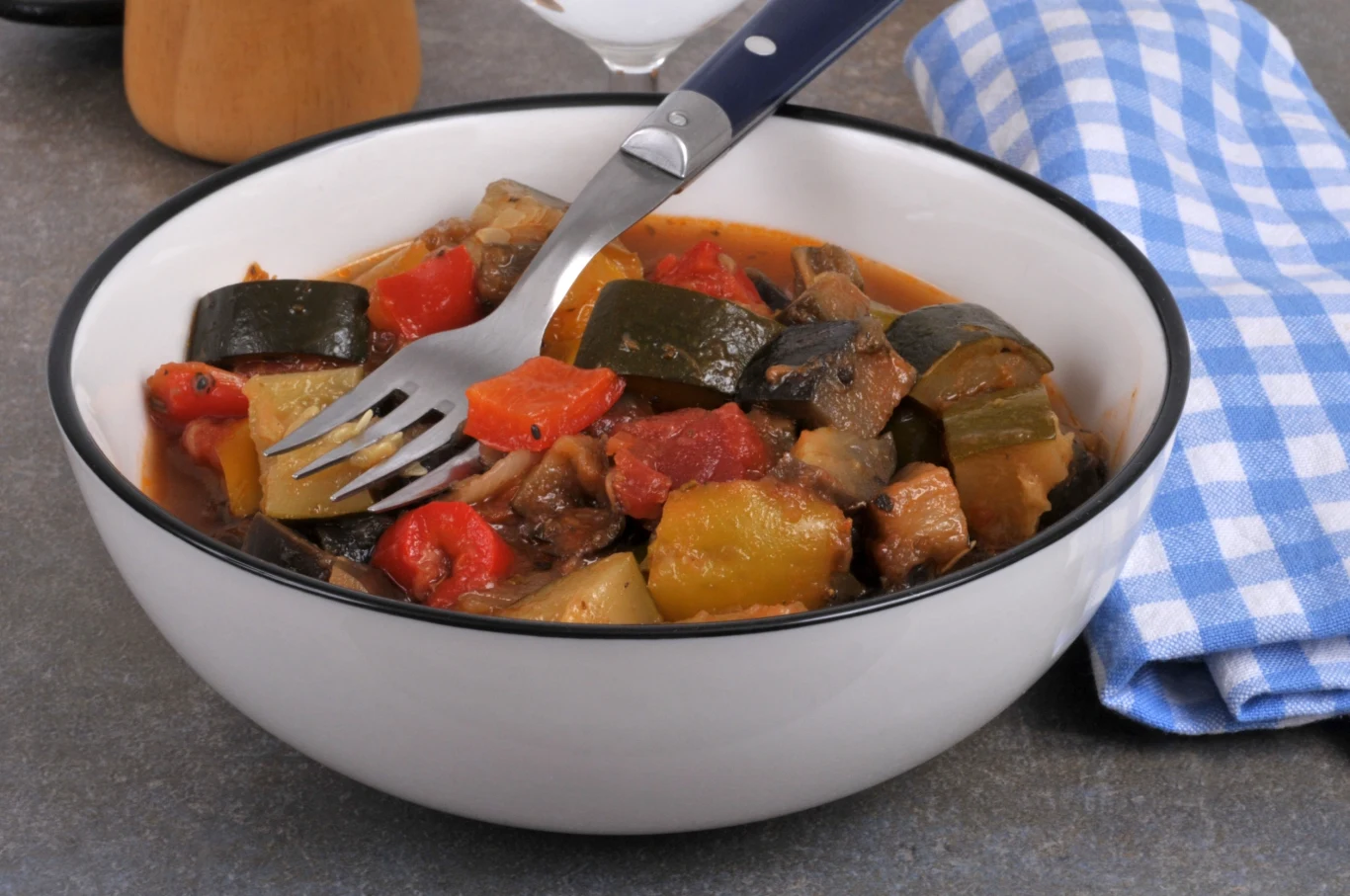 Jak smażyć cukinię do leczo, żeby nie straciła smaku? Jak smażyć cukinię do leczo, żeby nie straciła smaku?