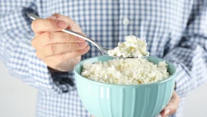 Od mięśni po kości. Co się dzieje, gdy jesz więcej białka, niż zalecają?