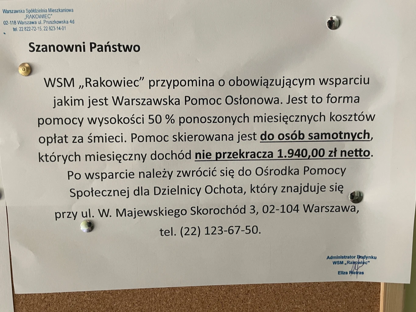 Informacja o możliwej uldze w opłacie za śmieci w jednym z warszawskich bloków