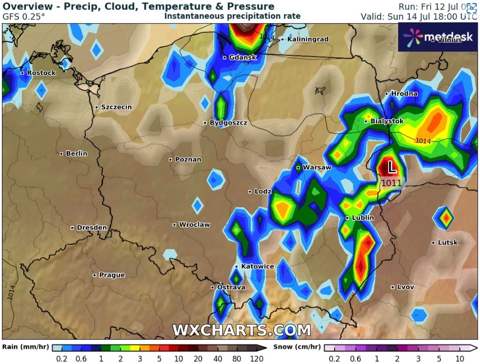 Burze będą nam towarzyszyć przez cały weekend. W ich trakcie może wiać z prędkością do 85-90 km/h