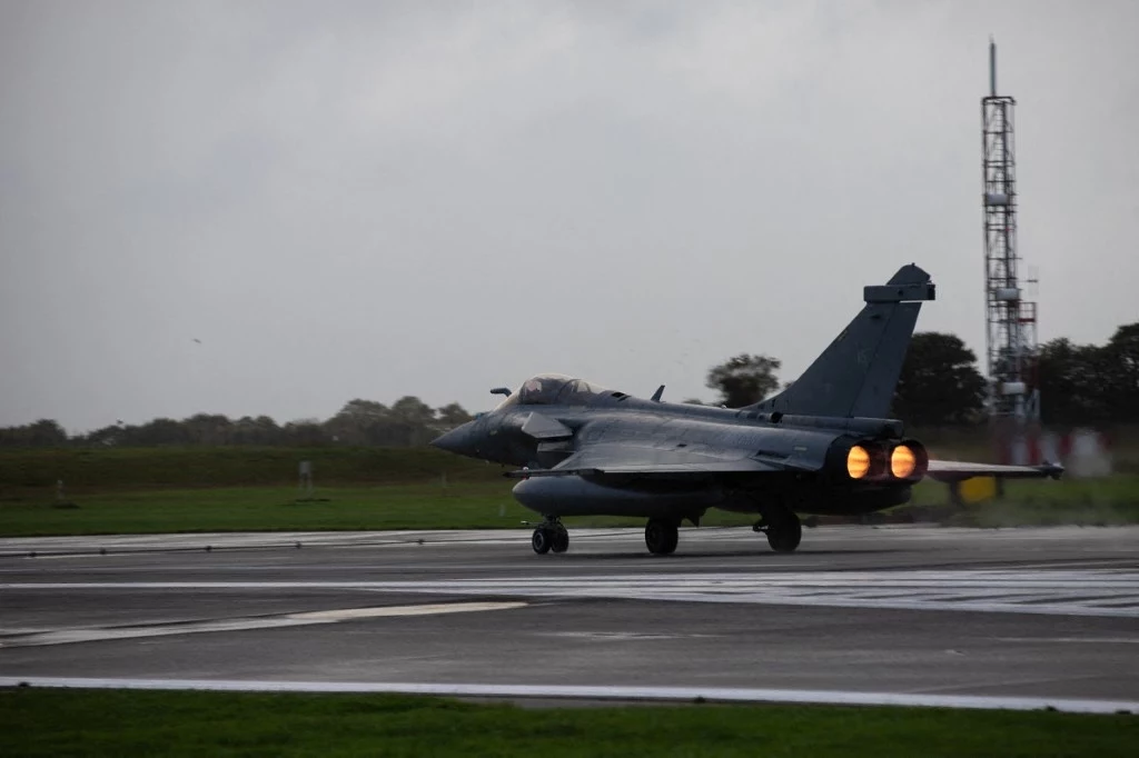 Rosjanie atakują ukraińskie bazy lotnicze. Chcą zdążyć przed dostawami F-16 zdj. ilustracyjne Rosjanie atakują ukraińskie bazy lotnicze. Chcą zdążyć przed dostawami F-16 zdj. ilustracyjne