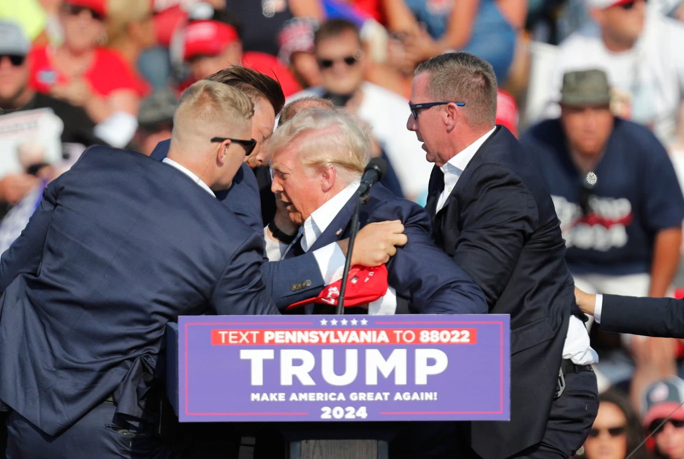 Zamach na Donalda Trumpa. Były prezydent wydał oświadczenie Zamach na Donalda Trumpa. Były prezydent wydał oświadczenie