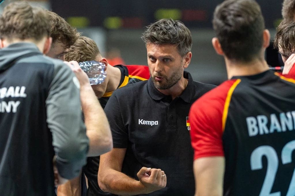 Michał Winiarski z drużyną Michał Winiarski z drużyną