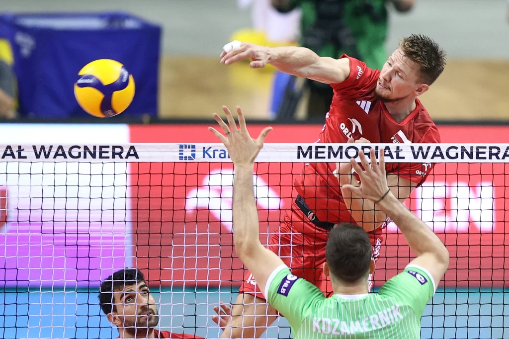 Jakub Kochanowski w ataku w meczu Polska - Słowenia Jakub Kochanowski w ataku w meczu Polska - Słowenia