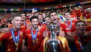 Rodri (z pucharem w ręku) został MVP Euro 2024